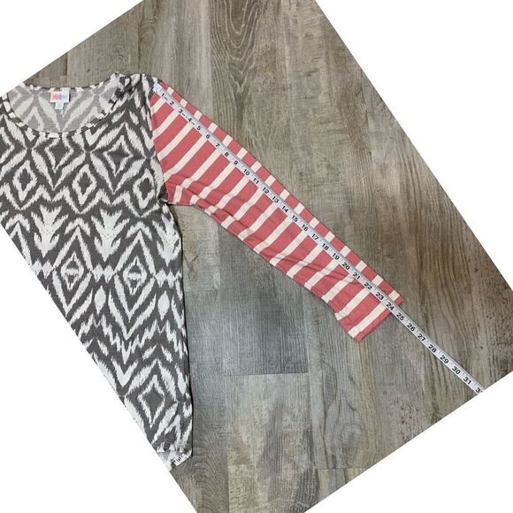 $5 ADD ON ITEM 3/4th sleeve lularoe 2x t-shirt - Picture 2 of 13